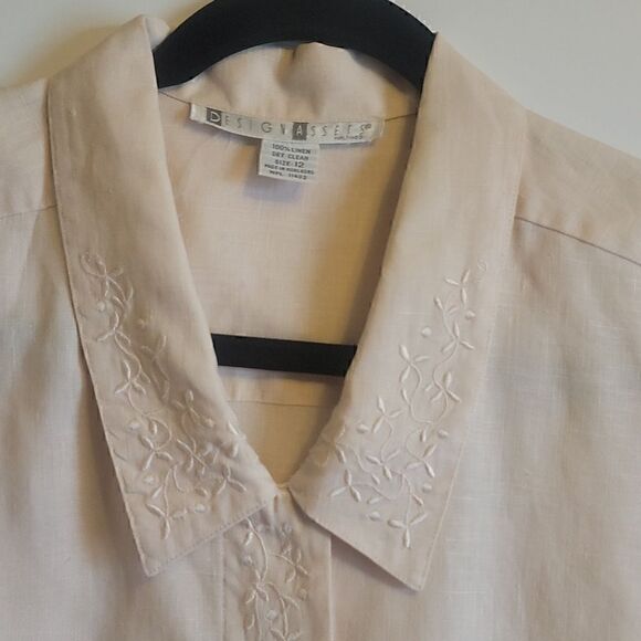 Design Assets Linen pink cropped top size 12. Brocade around neck and middle. - Picture 2 of 4